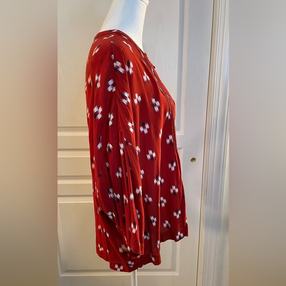 Old Navy Flowy Hi/Low Top. Size XL. Red. Good condition. - Picture 2 of 9